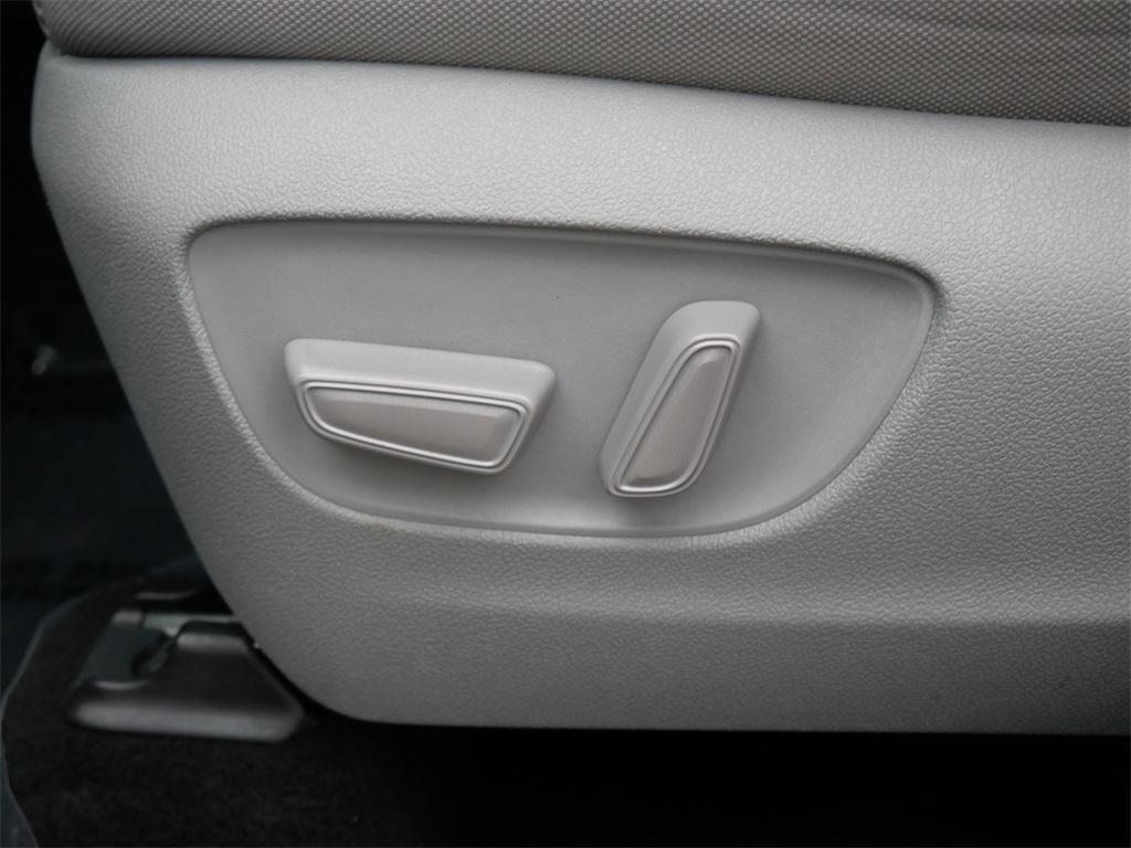 used 2021 Toyota Highlander car, priced at $26,699