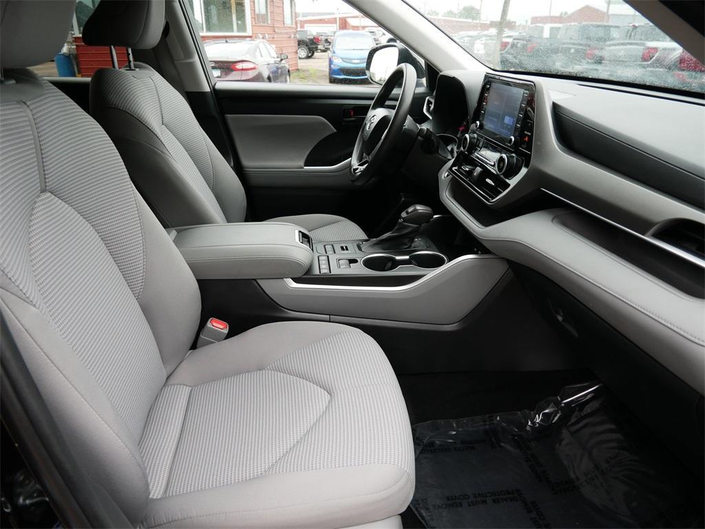 used 2021 Toyota Highlander car, priced at $26,699
