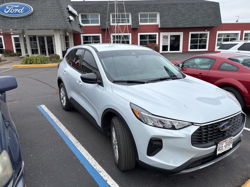 used 2025 Ford Escape car, priced at $26,999