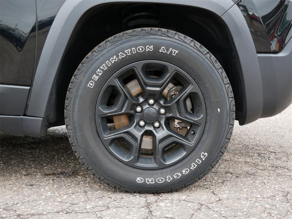 used 2019 Jeep Cherokee car, priced at $22,499