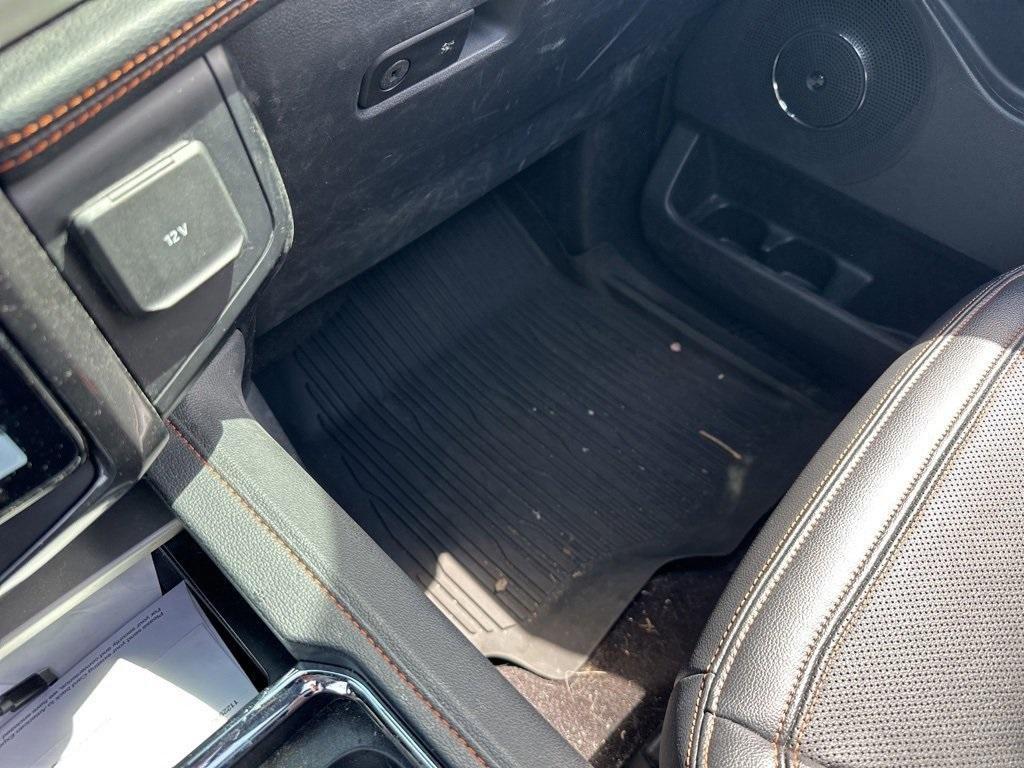 used 2023 Ford Expedition car, priced at $42,999