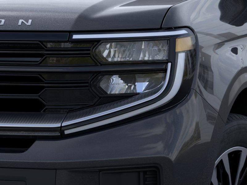 new 2025 Ford Expedition car, priced at $77,035