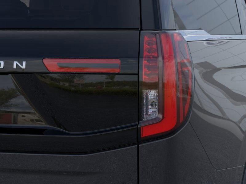 new 2025 Ford Expedition car, priced at $77,035