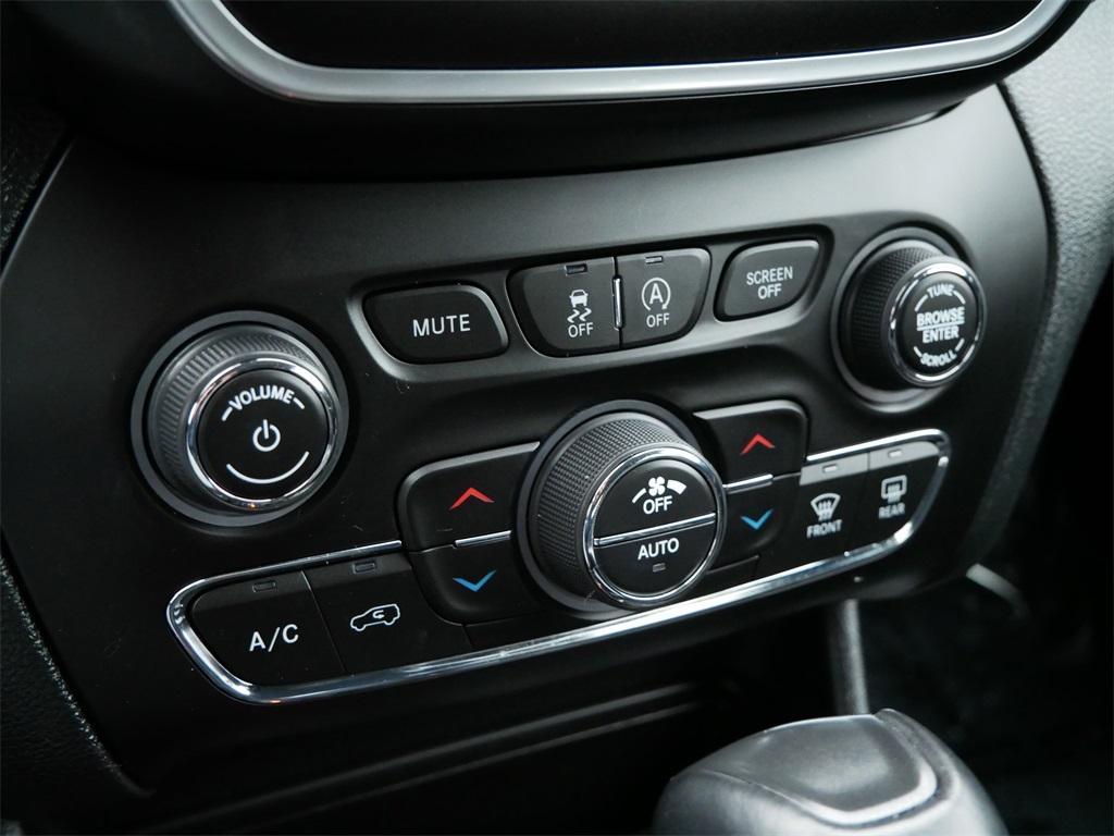 used 2022 Jeep Cherokee car, priced at $28,499