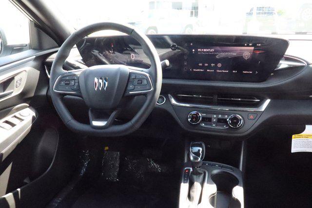 new 2025 Buick Envista car, priced at $25,888