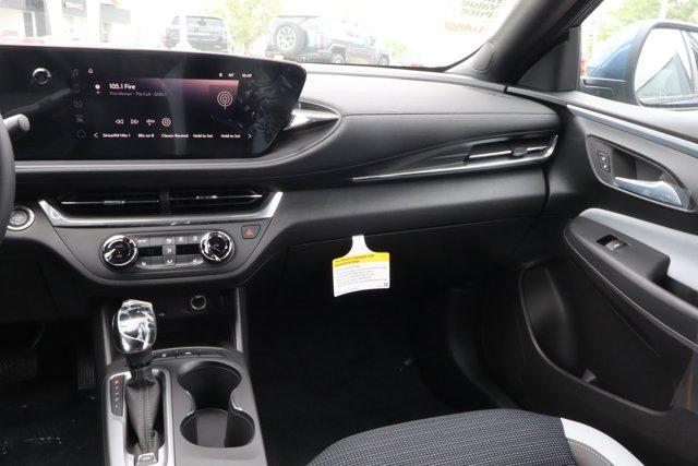 new 2025 Buick Envista car, priced at $26,894