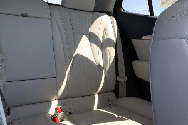 new 2025 Buick Envision car, priced at $46,267