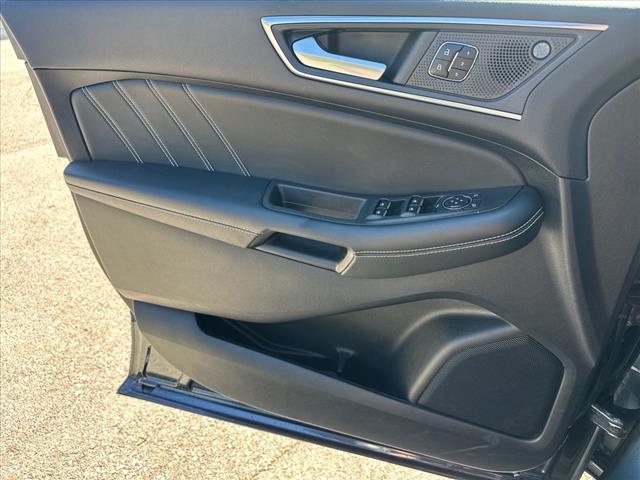 used 2024 Ford Edge car, priced at $43,045
