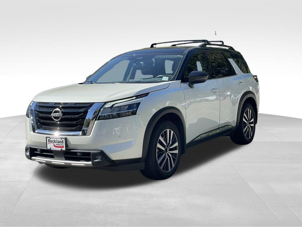 used 2022 Nissan Pathfinder car, priced at $34,995