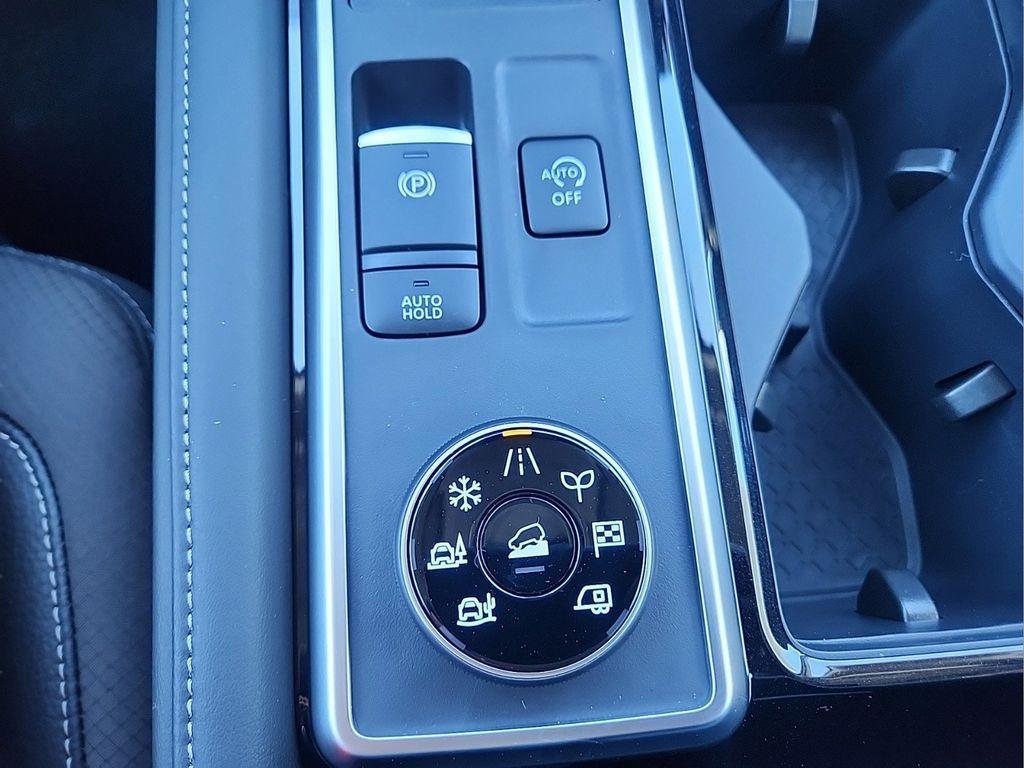 new 2025 Nissan Pathfinder car, priced at $45,035