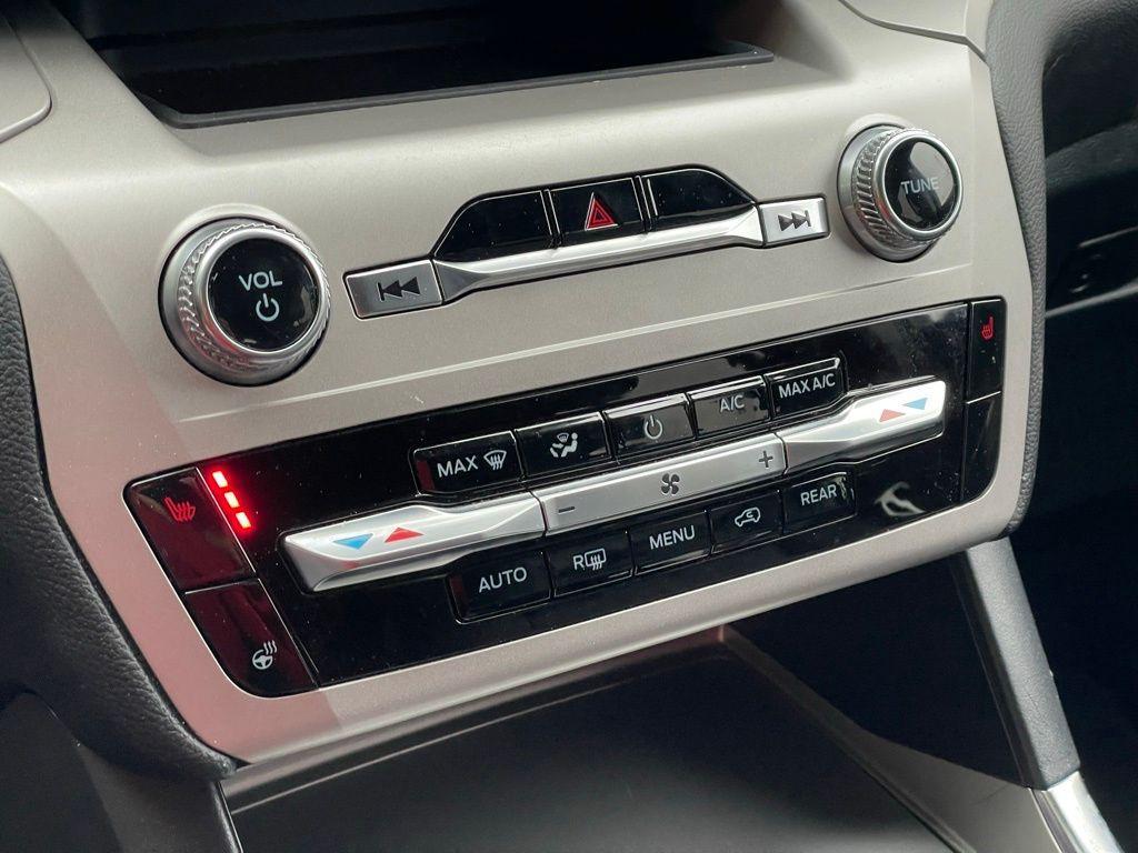 used 2024 Ford Explorer car, priced at $35,422