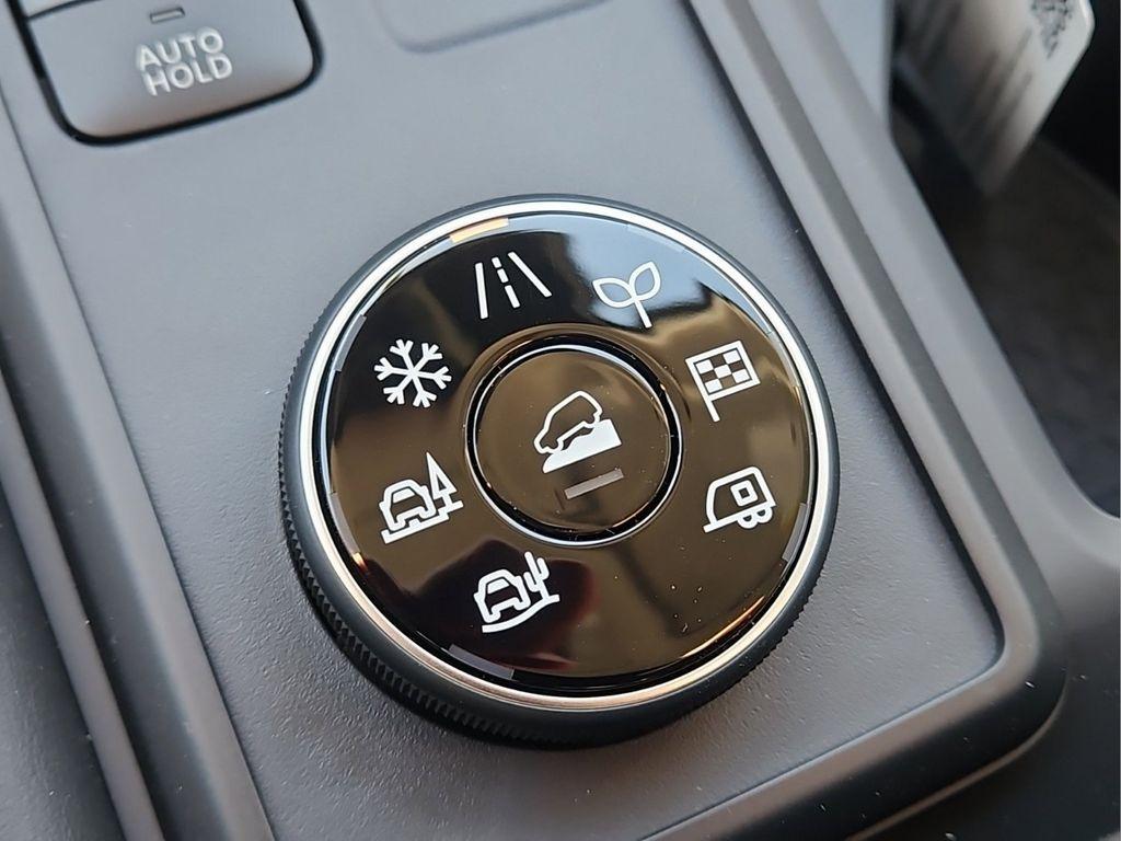 new 2025 Nissan Pathfinder car, priced at $35,002