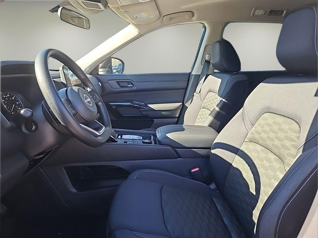 new 2025 Nissan Pathfinder car, priced at $35,002