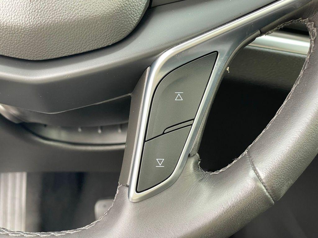 used 2018 Cadillac XT5 car, priced at $21,188