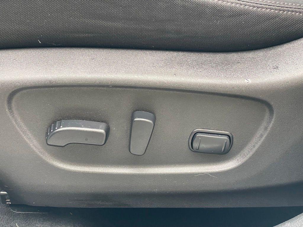 used 2020 Nissan Rogue car, priced at $14,881