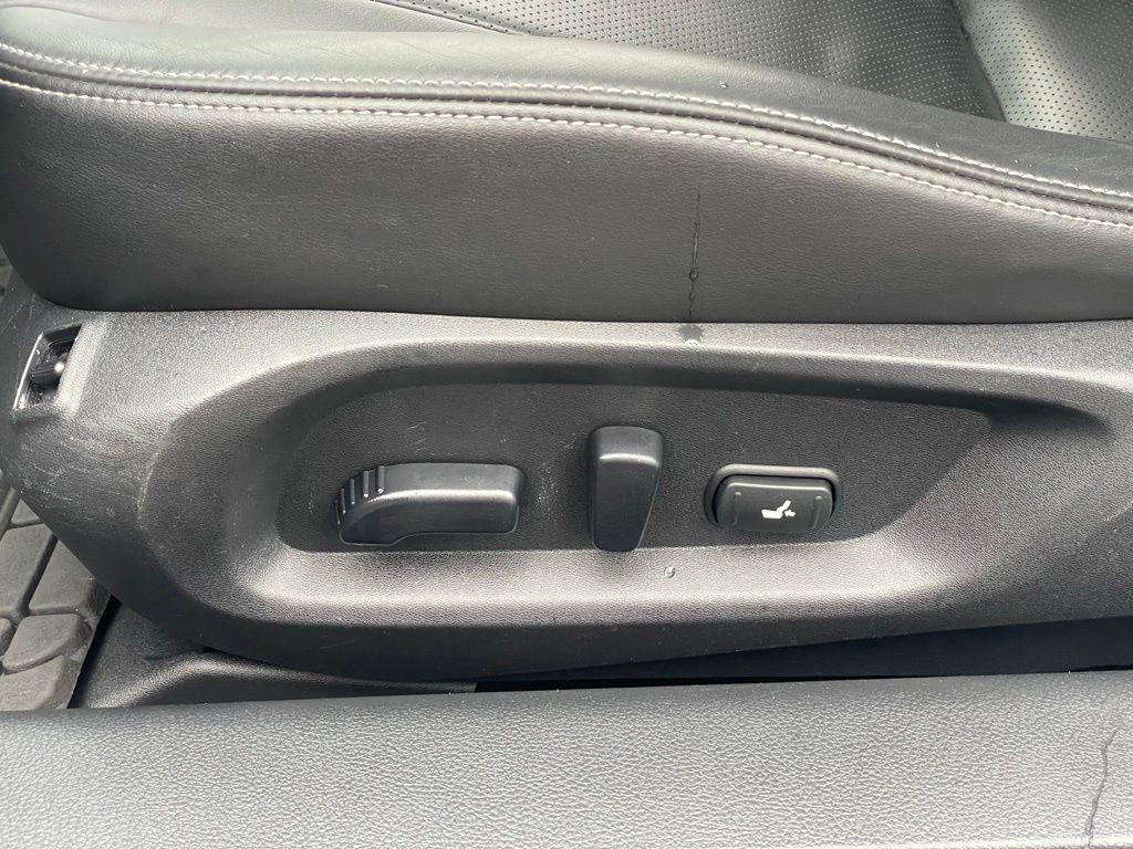 used 2021 INFINITI Q60 car, priced at $32,195
