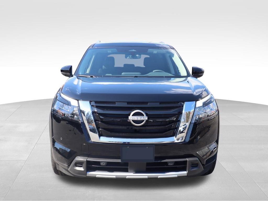 new 2025 Nissan Pathfinder car, priced at $40,425