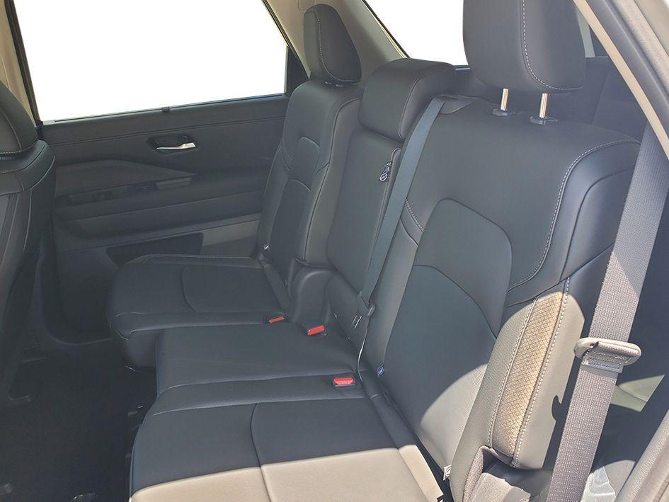 new 2025 Nissan Pathfinder car, priced at $40,425