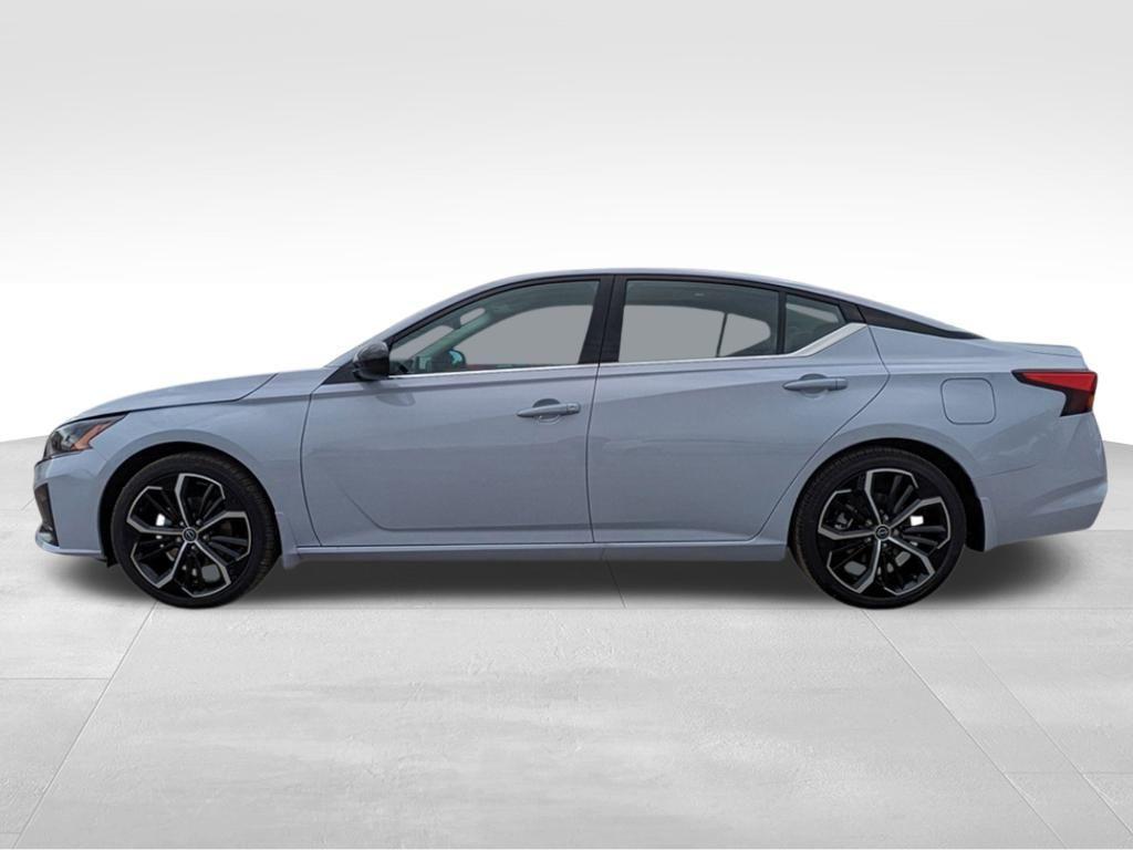 new 2025 Nissan Altima car, priced at $32,980