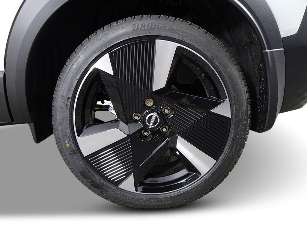 new 2025 Nissan Kicks car, priced at $30,083