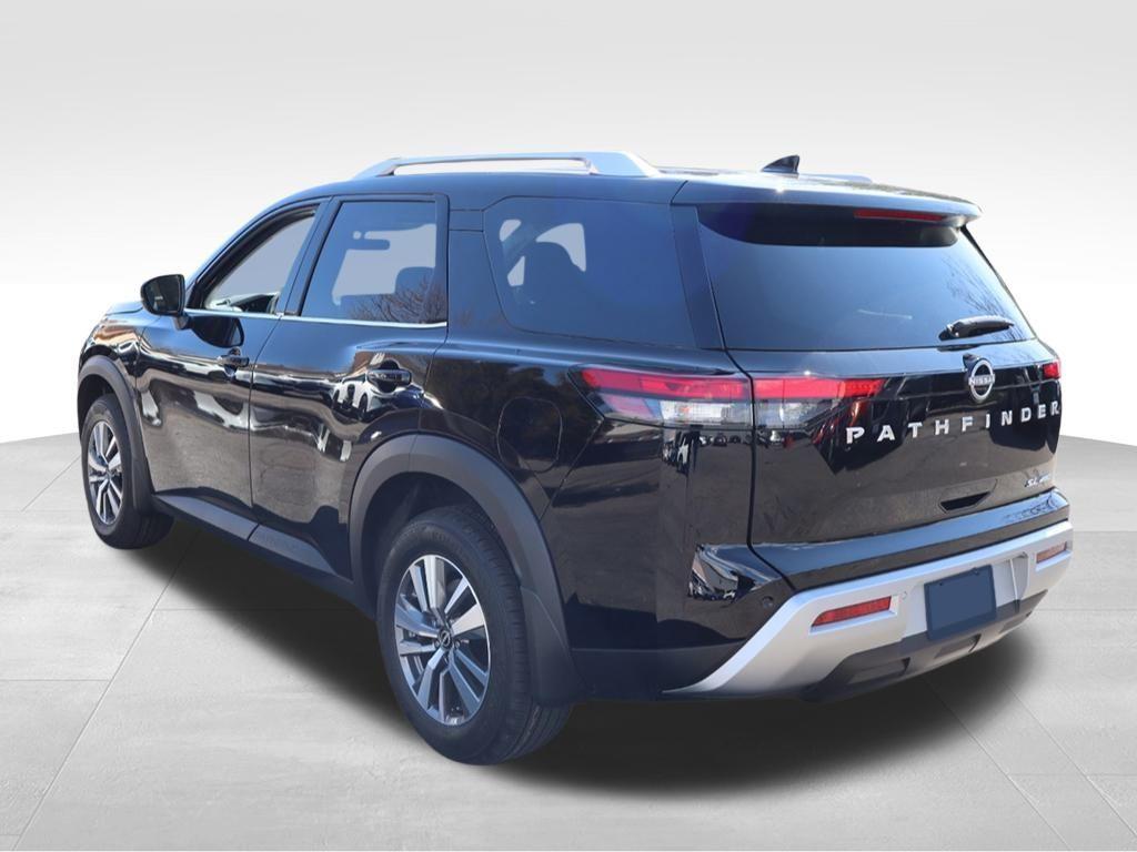 new 2025 Nissan Pathfinder car, priced at $42,020