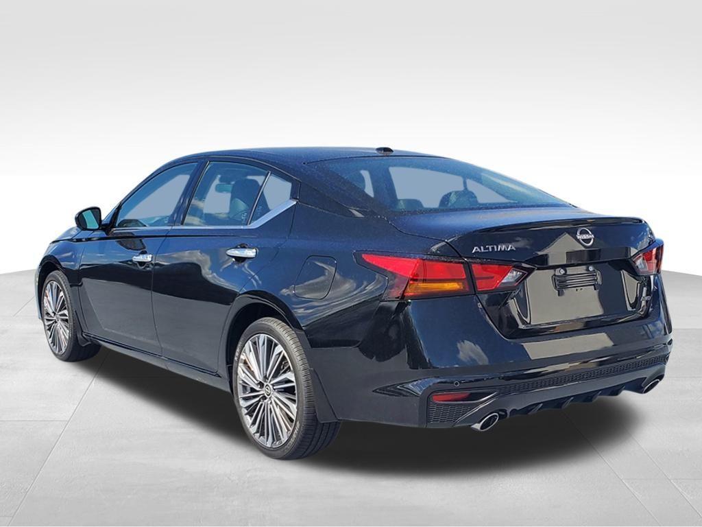 new 2025 Nissan Altima car, priced at $34,100