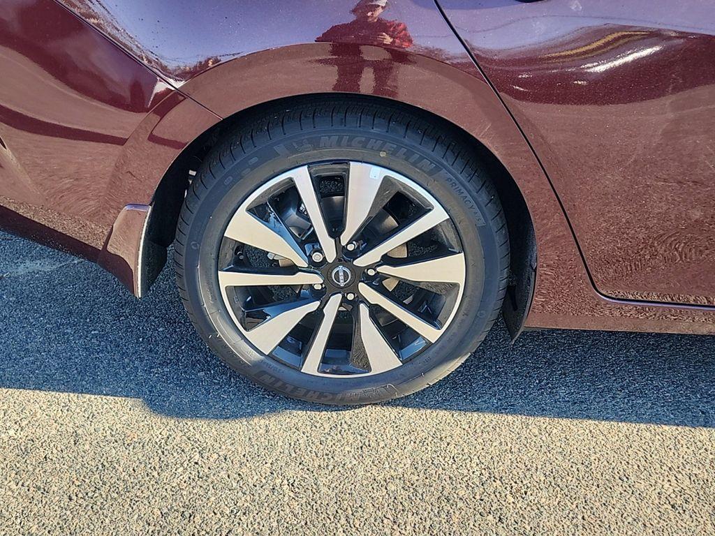 new 2025 Nissan Sentra car, priced at $26,253
