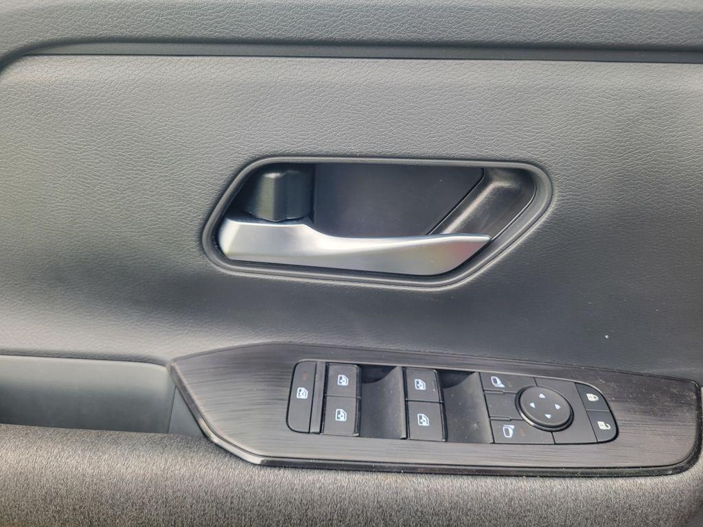 new 2025 Nissan Kicks car, priced at $26,738