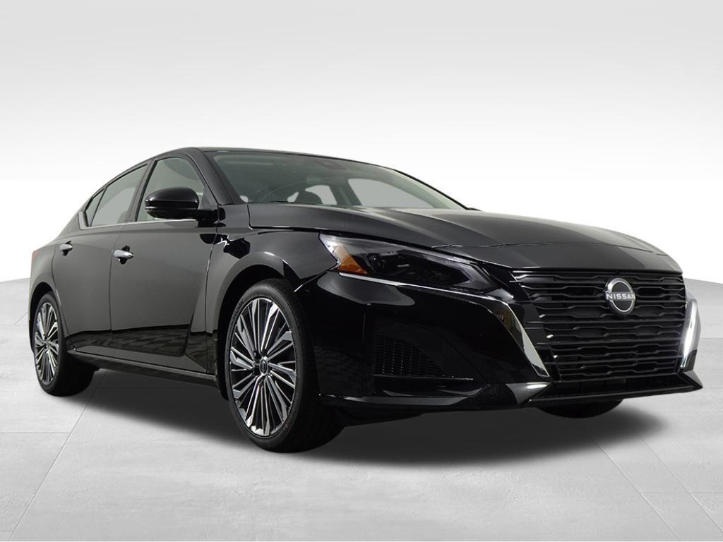 new 2025 Nissan Altima car, priced at $32,617