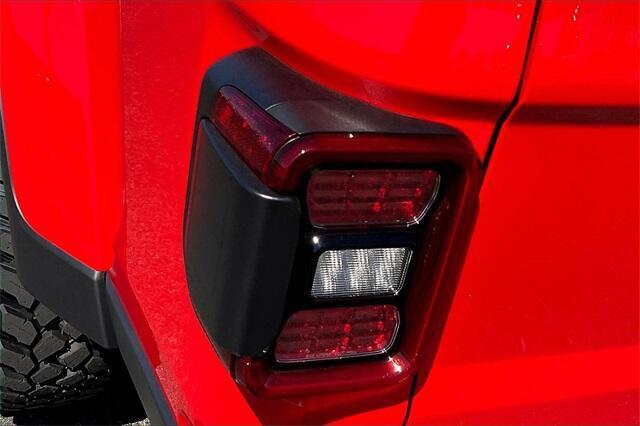 new 2025 Jeep Gladiator car, priced at $49,885