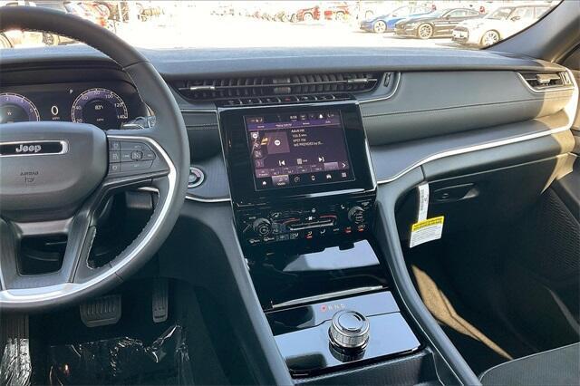 new 2025 Jeep Grand Cherokee car, priced at $45,875