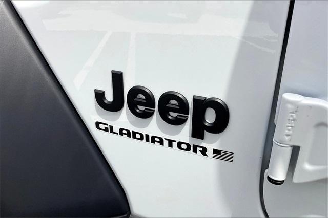 new 2024 Jeep Gladiator car