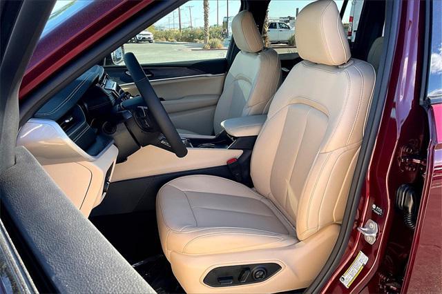 new 2025 Jeep Grand Cherokee car