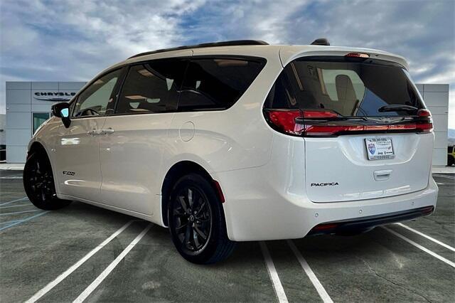 new 2025 Chrysler Pacifica car, priced at $42,870