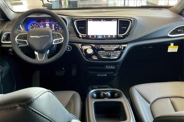 new 2025 Chrysler Pacifica car, priced at $42,870