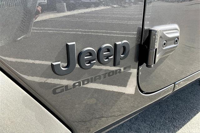 new 2024 Jeep Gladiator car, priced at $42,950