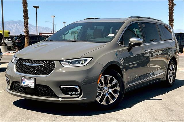 new 2023 Chrysler Pacifica car