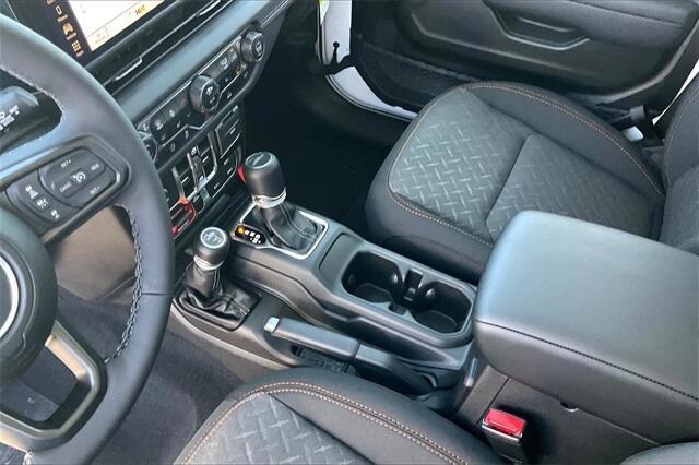 new 2025 Jeep Gladiator car, priced at $51,780