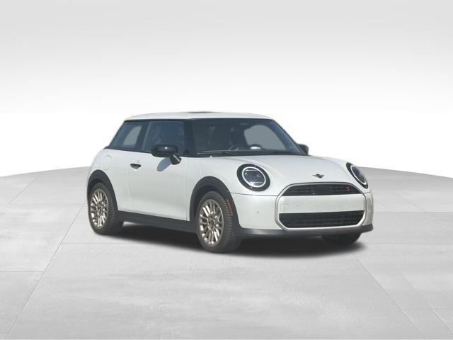 used 2025 MINI Hardtop car, priced at $29,900