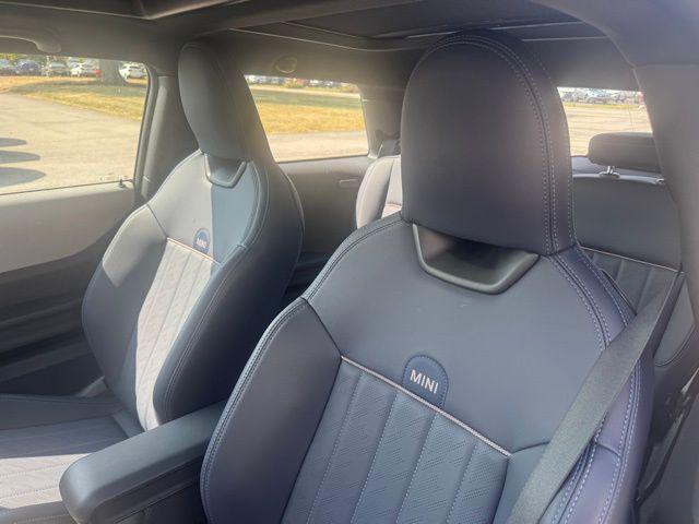 used 2025 MINI Hardtop car, priced at $29,900