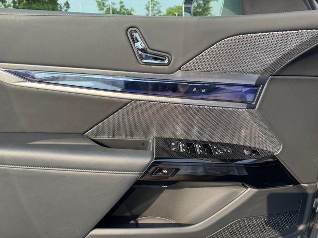 used 2024 BMW i7 car