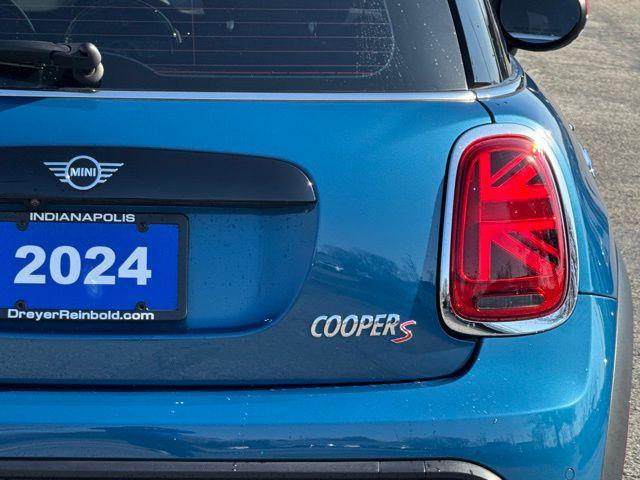 used 2024 MINI Hardtop car, priced at $27,990