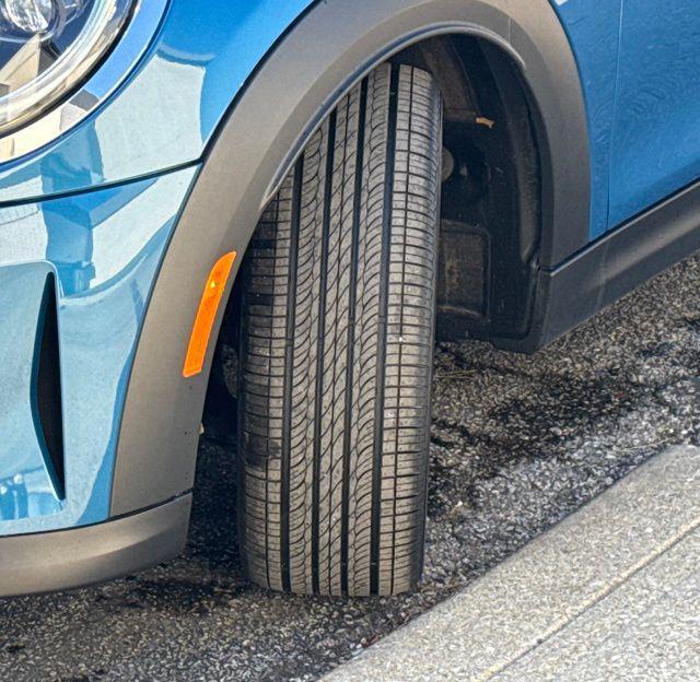 used 2024 MINI Hardtop car, priced at $27,990