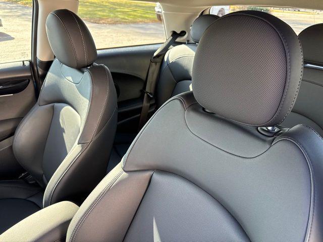 used 2024 MINI Hardtop car, priced at $27,990