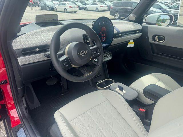 new 2025 MINI Hardtop car, priced at $38,475
