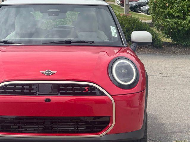 new 2025 MINI Hardtop car, priced at $38,475