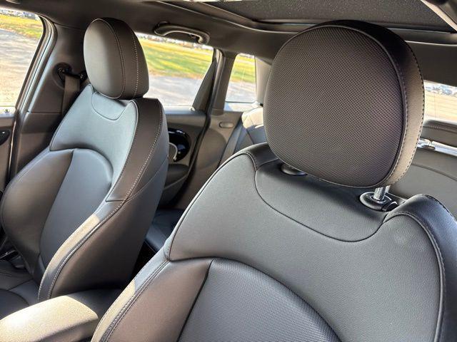 used 2023 MINI Hardtop car, priced at $25,990