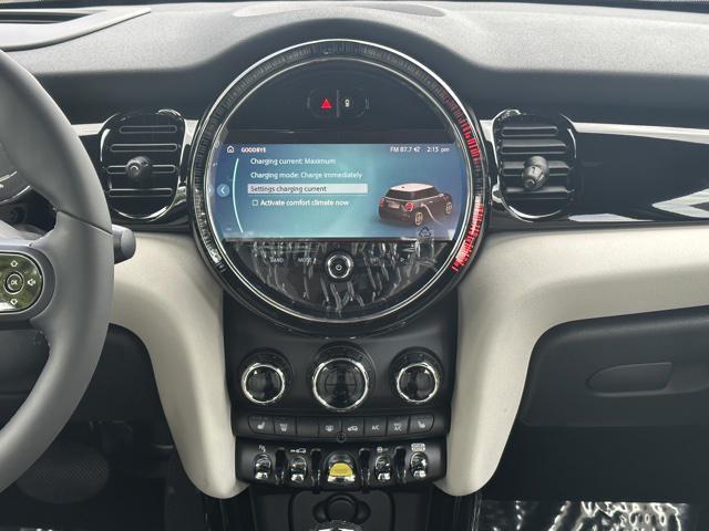 new 2024 MINI Hardtop car, priced at $37,695