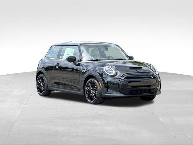 new 2024 MINI Hardtop car, priced at $37,695