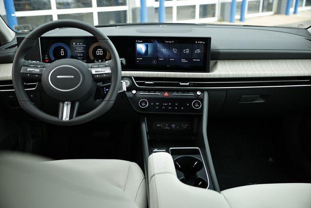 new 2025 Hyundai Sonata Hybrid car, priced at $33,095